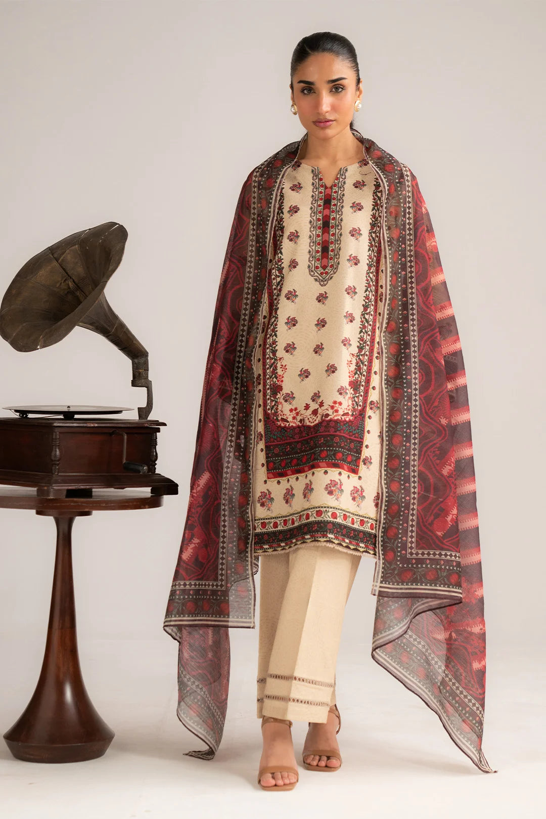 BEYOND EAST PRINTED LAWN SUIT 3PC WUB161512